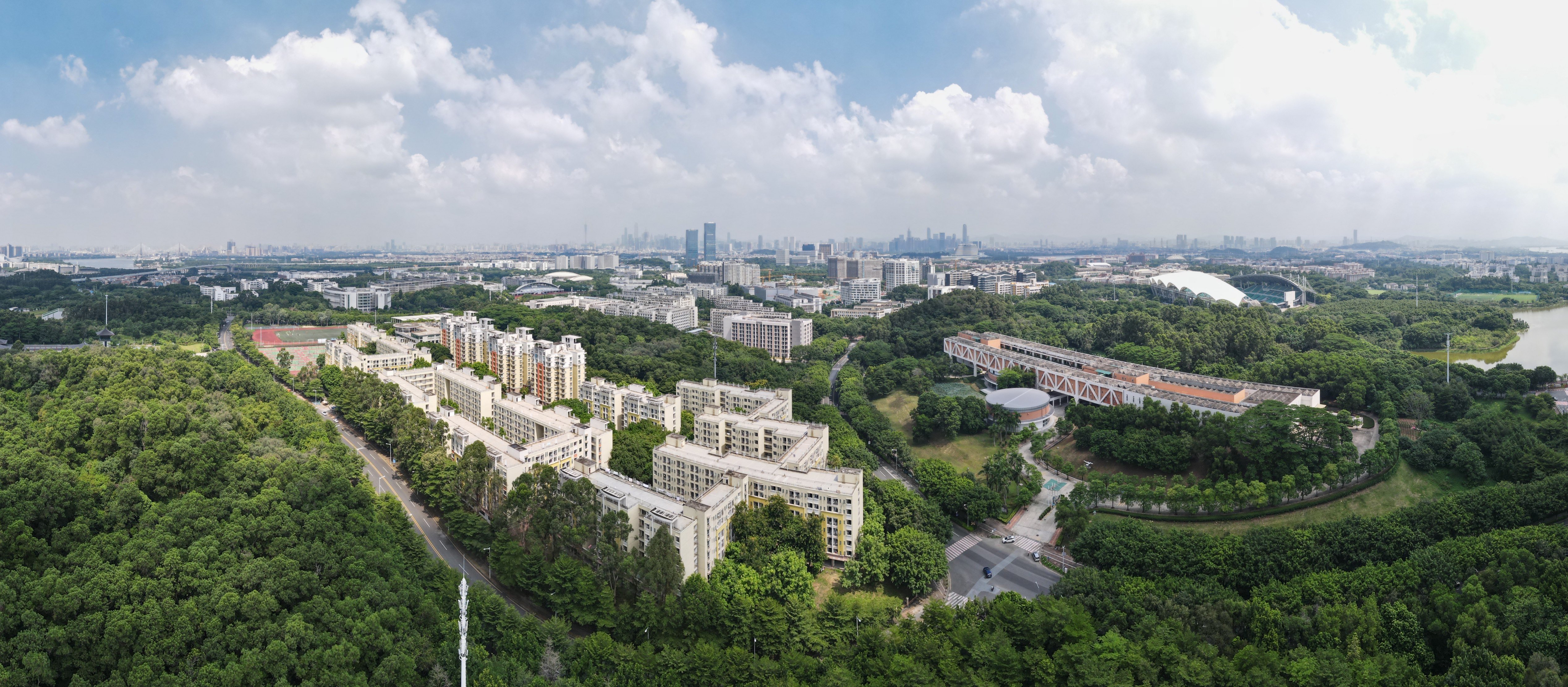 封二5：如今的廣州大學(xué)城.jpg
